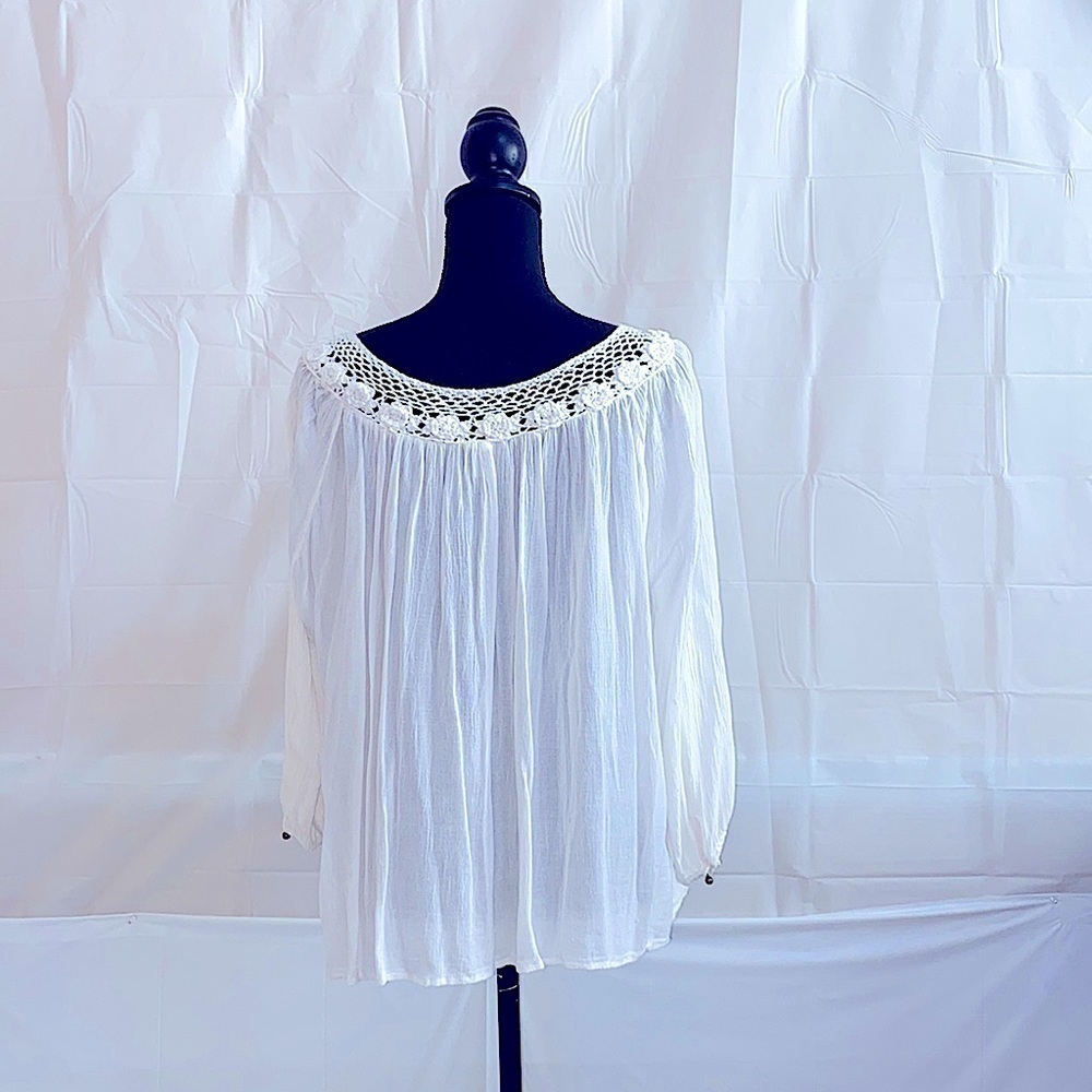 Forever 21 White 3/4 Sleeve Top Size L - Picture 3 of 5